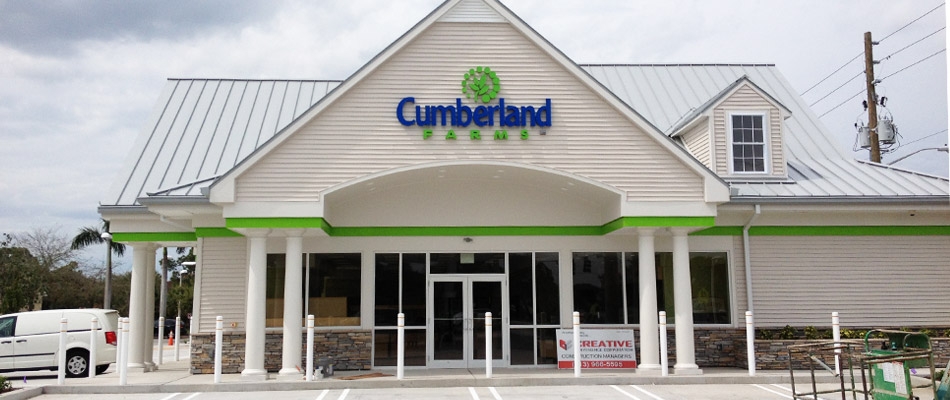 Exterior photo of the Cumberland Farms convenience store construction.